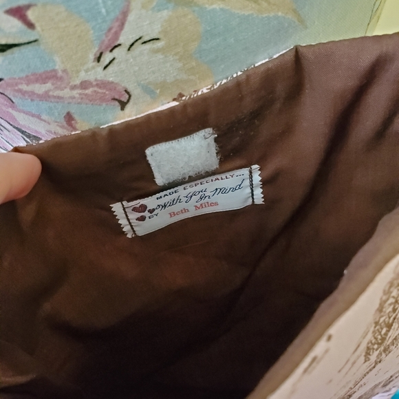 Handmade Pink Scenic Crossbody with Woman and a Basket/Tree - Picture 5 of 6